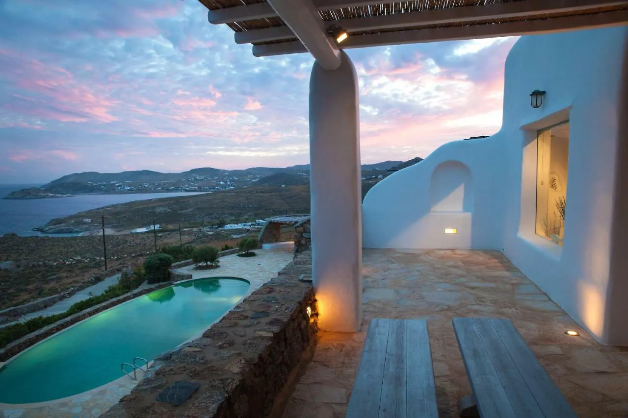 3 Bedroom Cycladic Villa Lia Kalafatis